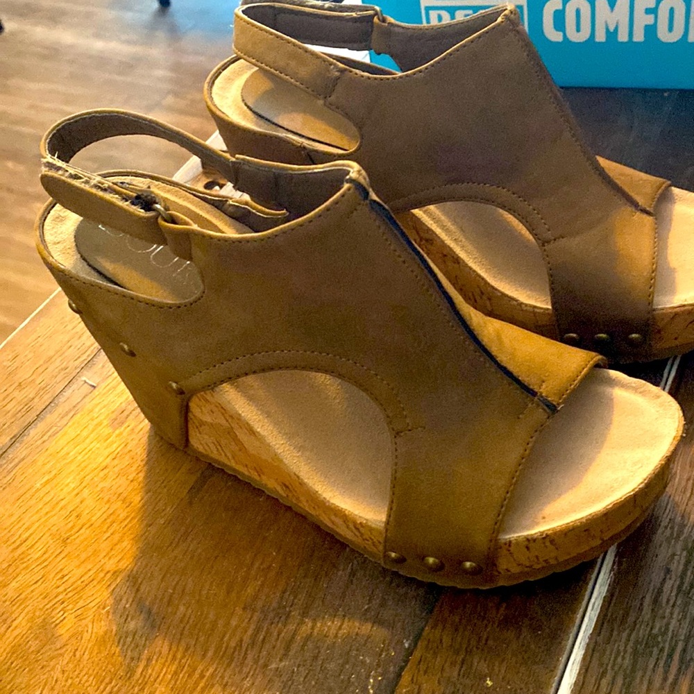 Cork platform wedges! Everyone loves these that I work with…just not for me. 7.5